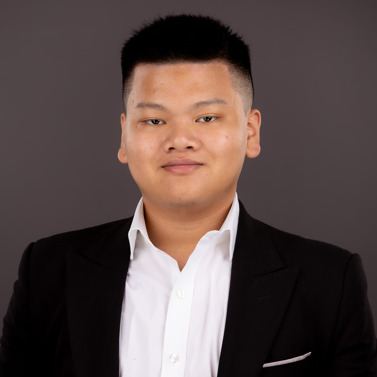 Hoang Le